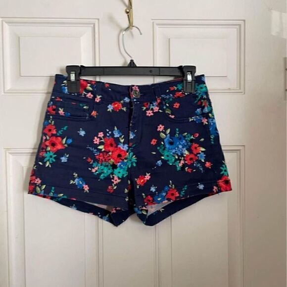 SO Floral Blue Boho Shorts 28 in. waist - Picture 2 of 5